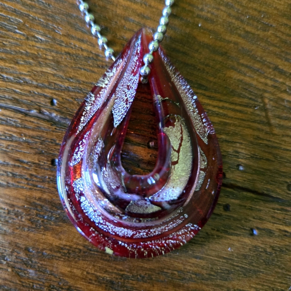 Elegant Red and Silver Teardrop Pendant Necklace